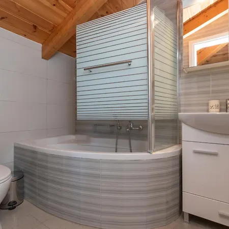 Demargia A - Loft Áno Yerakaríon